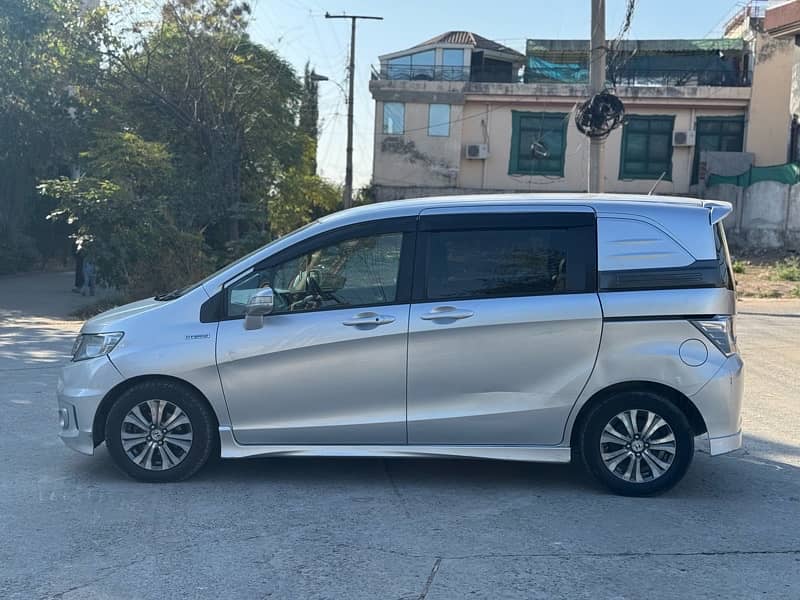 Honda Freed/spike 12 model 17 import isb reg total genuine urgent sale 2