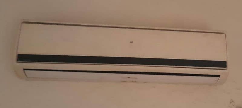 0345-4260-632 SPLIT AC IN EXCELLENT CONDITION FOR SALE 0