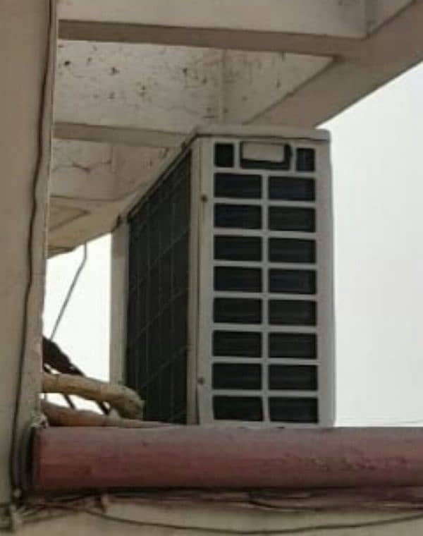 0345-4260-632 SPLIT AC IN EXCELLENT CONDITION FOR SALE 1