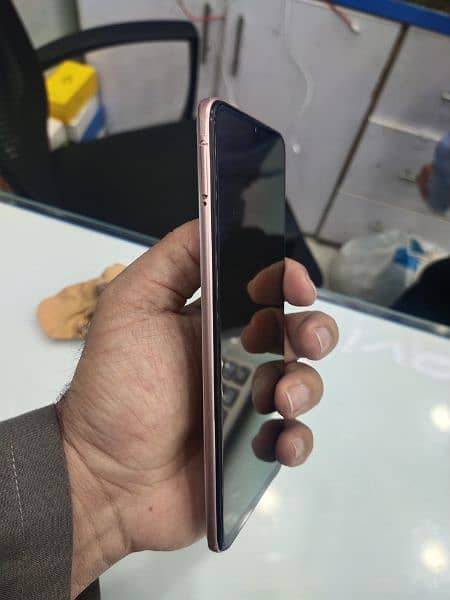 VIVO S1PRO ( 8+4=12GB RAM 2