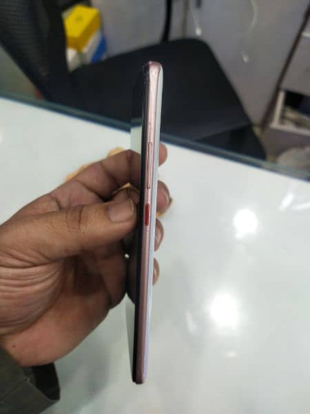 VIVO S1PRO ( 8+4=12GB RAM 3