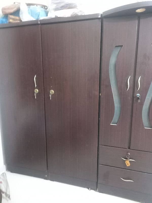 Divider and cupboard. . . 3 separate door 4