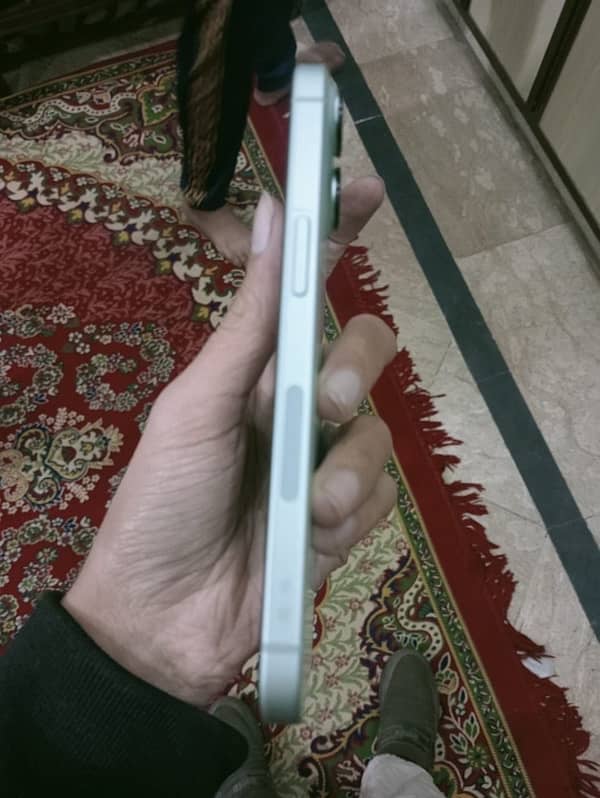 iphone 15 4