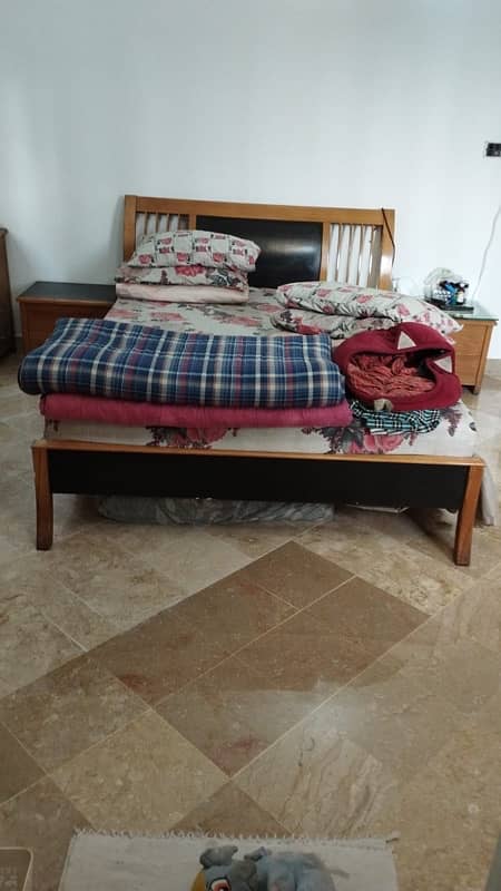 bedset with side tables 1