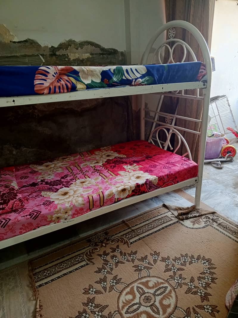 Iron bunk bed condition 10/9 space issue without matress 1