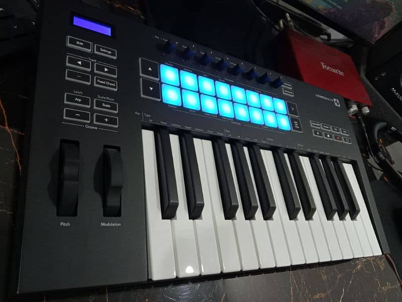 Novation launchkey 25 3