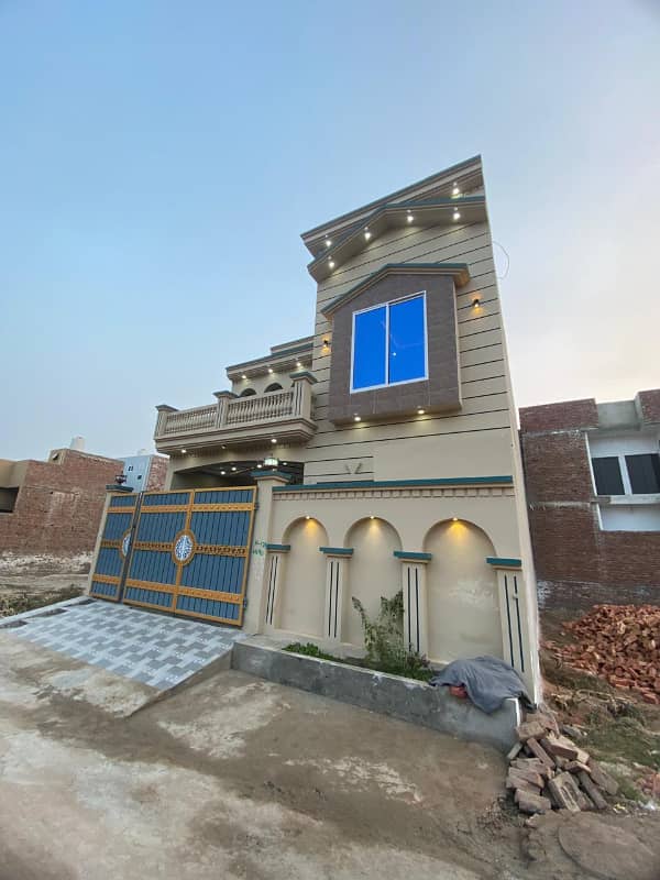 5 Marla double story house for sale bhadar pur near bosan road multan. 1