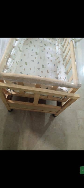 wooden baby cot 0