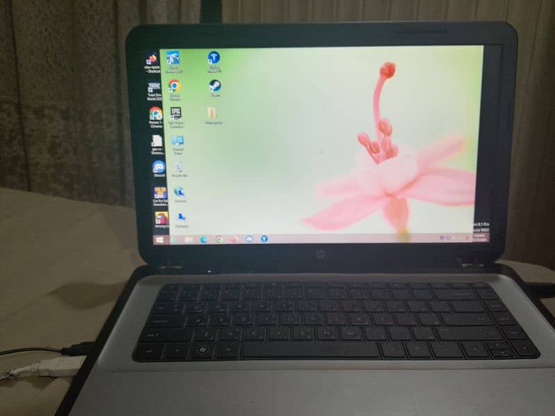 hp elitebook dilverey awailable free read the description 0