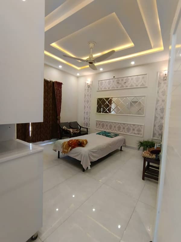 Luxurious beautiful 10 marla upper portion is available for rent 0