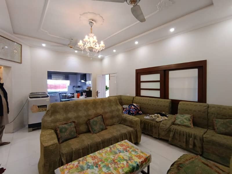 Luxurious beautiful 10 marla upper portion is available for rent 8