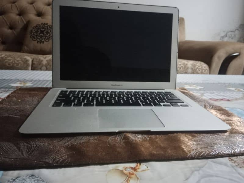 Macbook air mid 2017 4