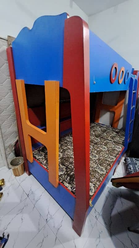 Kids Bunker Bed With built-in Storage Darwer and Bookshelf 10