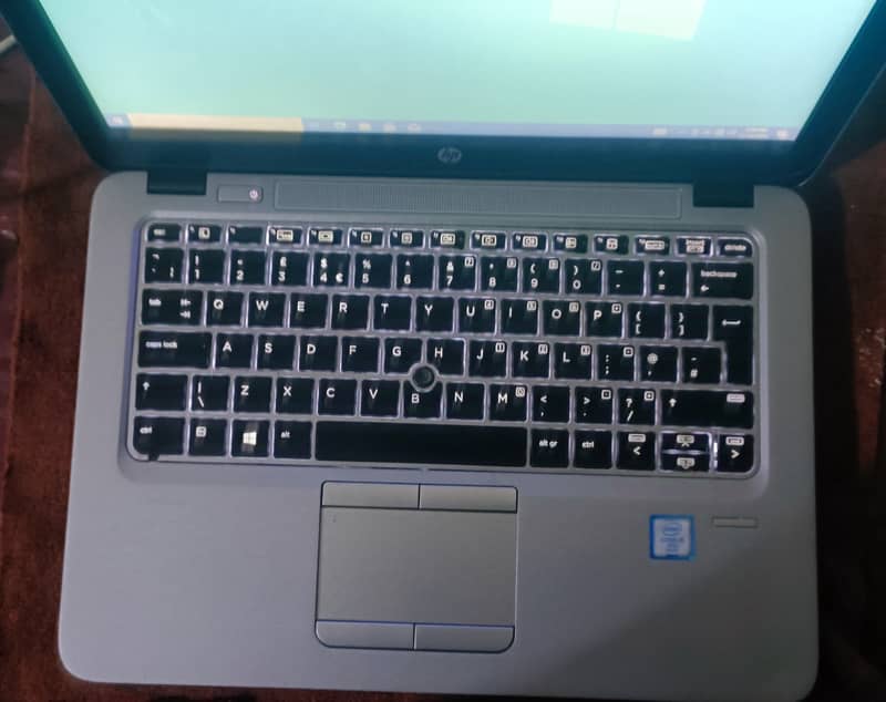 HP 820 G3 for sale 2