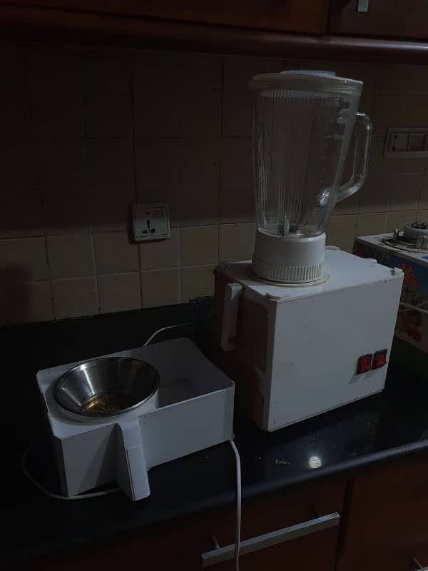 commercial juicer/blender 4