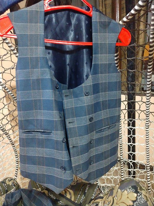 3 piece coat pant new condition 2