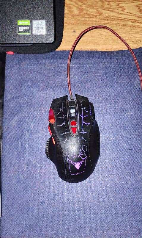 Gaming mouse 4