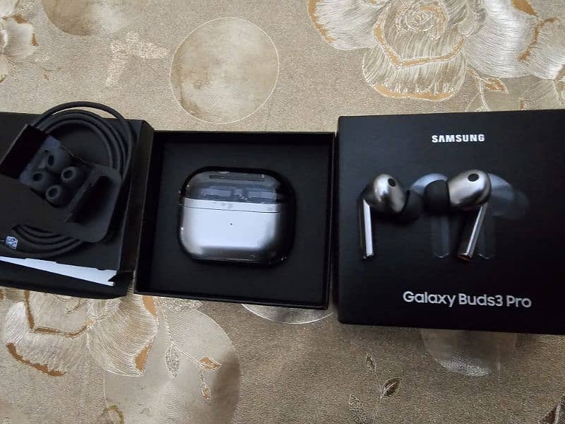 Galaxy Buds 3 Pro 1