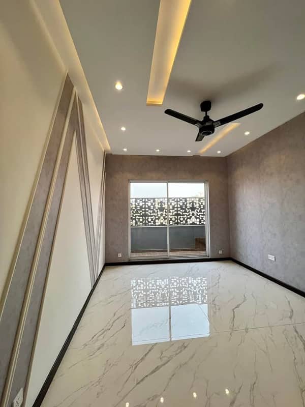 gulshan e iqbal block 13d1upper portion 3 bed dd well maintained reday to move 0