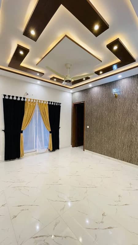 gulshan e iqbal block 5 upper portion 4 bed dd well maintained reday to move 4