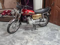 Honda 125 Self Start Golden Edition