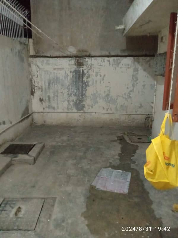 gulshan e iqbal block 1 lower portion 2 bed dd well maintained reday to move 16