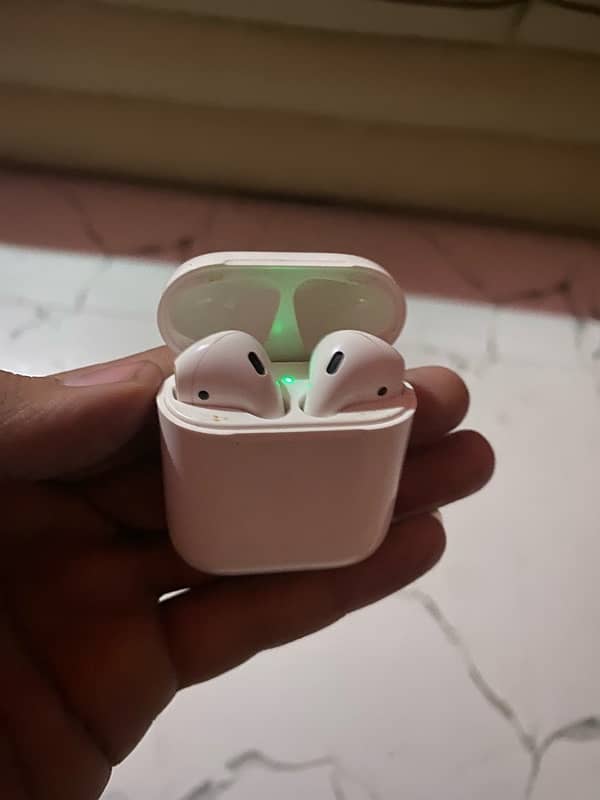 Apple Airpods 2nd Generation 2