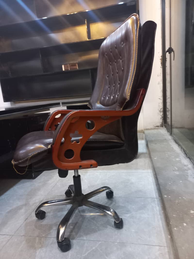 Executive Office Chair 1