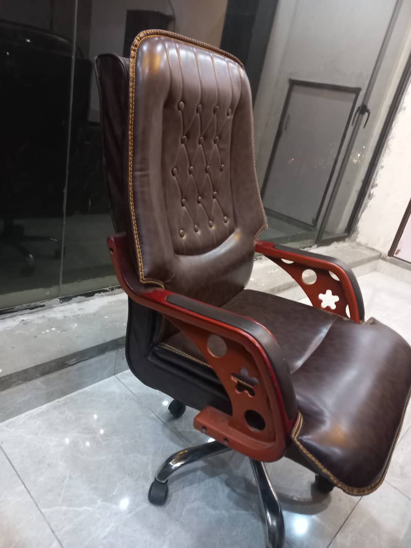 Executive Office Chair 9