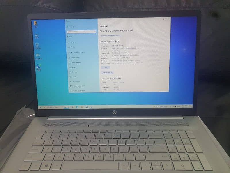 Hp 17-CN Amd Athlon Silver 3050u with redeon Graphics 2.30GHz 1