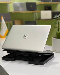 Dell Insipiron Glossy Core i7 8th Generation 8GB Ram DDR4 / 256GB SSD