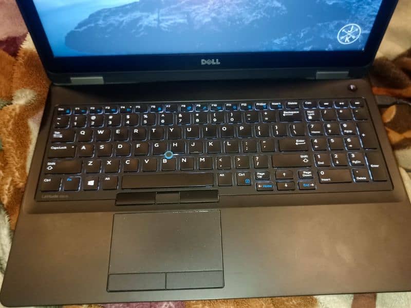 DELL Latitude E5570 3