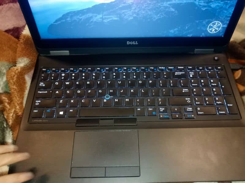 DELL Latitude E5570 4