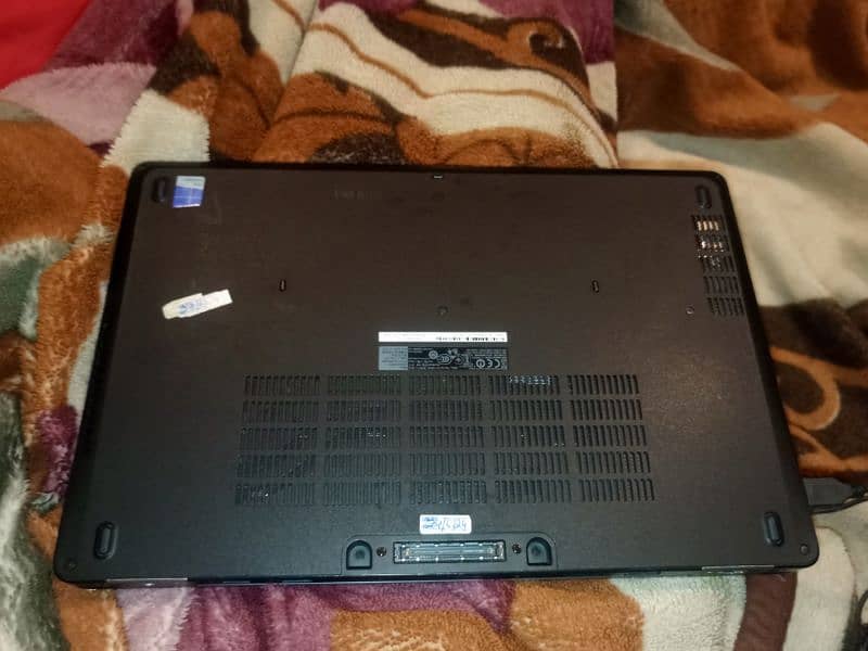 DELL Latitude E5570 6