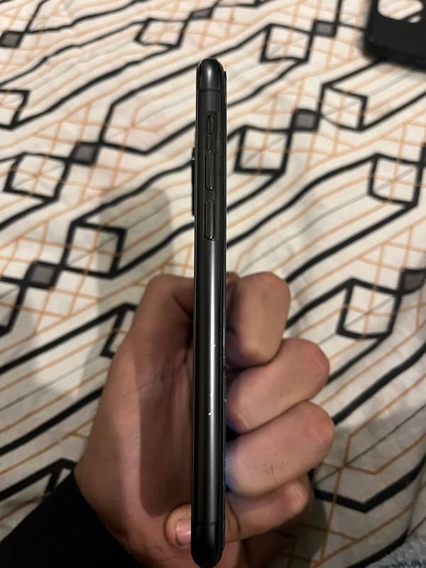 iphone 11 pro (64) Non-PTA 3