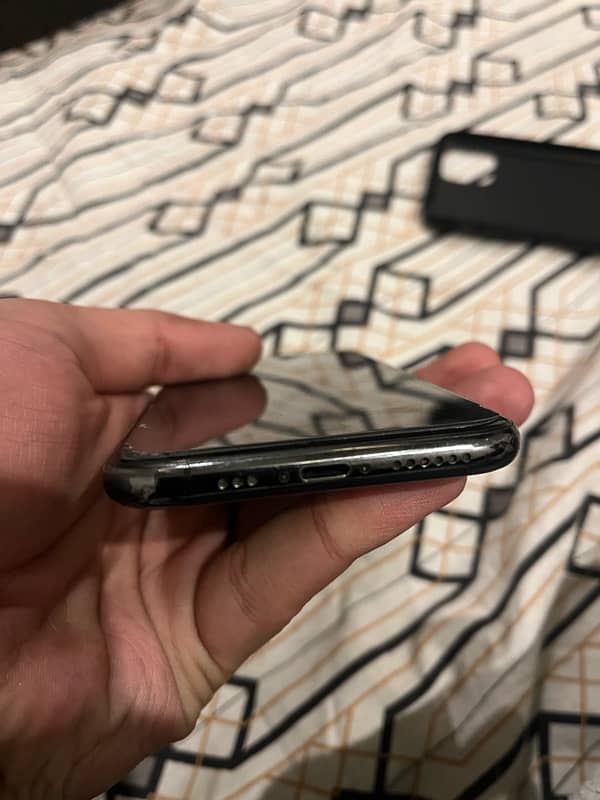 iphone 11 pro (64) Non-PTA 4