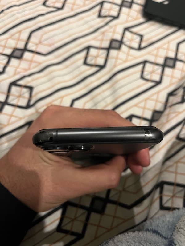 iphone 11 pro (64) Non-PTA 5