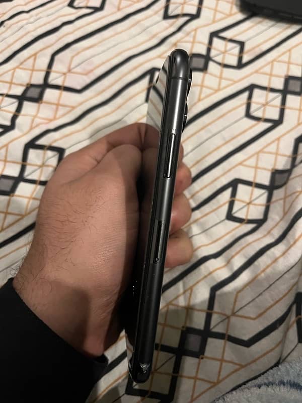 iphone 11 pro (64) Non-PTA 6