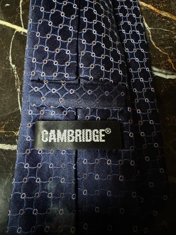 Brand new Cambridge tie 1