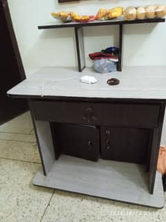 wooden study table good condition