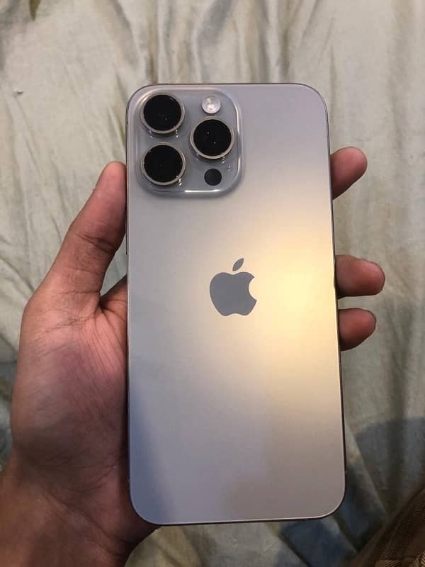 IPhone 15 pro max 1TB natural titanium 0