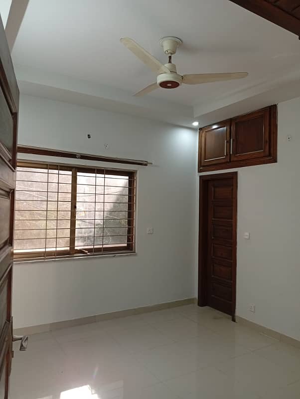 4marla 2beds tv lounge kitchen attached baths neat clean upper portion for rent in G 13 4 islamabad 8