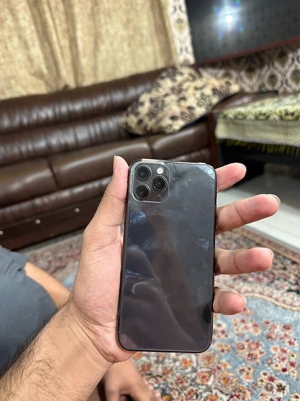 iphone 11 pro urgent sale plzz jis na lana wo he contact kara 6