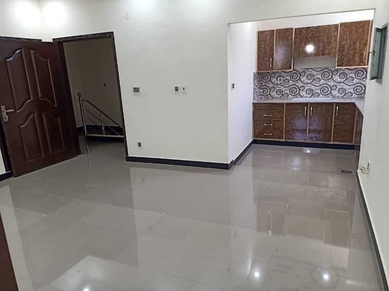 Scond Floor Flat Available For Office Use In Johar Town Near Expo Center 5