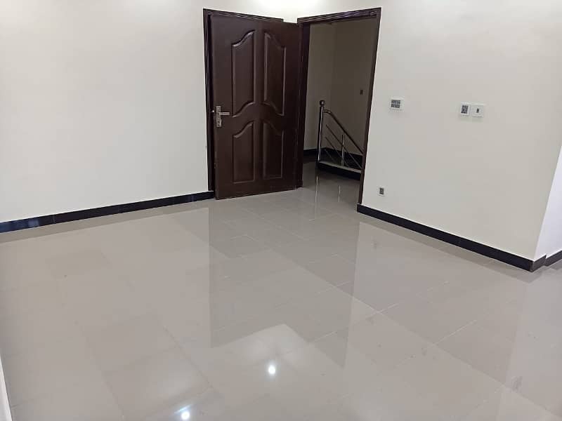 Scond Floor Flat Available For Office Use In Johar Town Near Expo Center 6