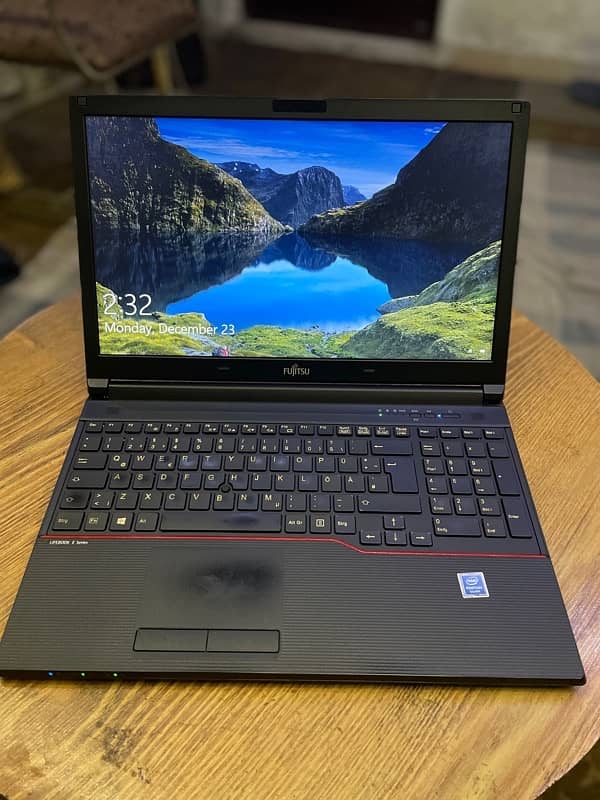 Laptop Fujitsu lifebook E556  GeN6 corei5 RAM 8Gb SSD 128Gb+500Gb HDD 1