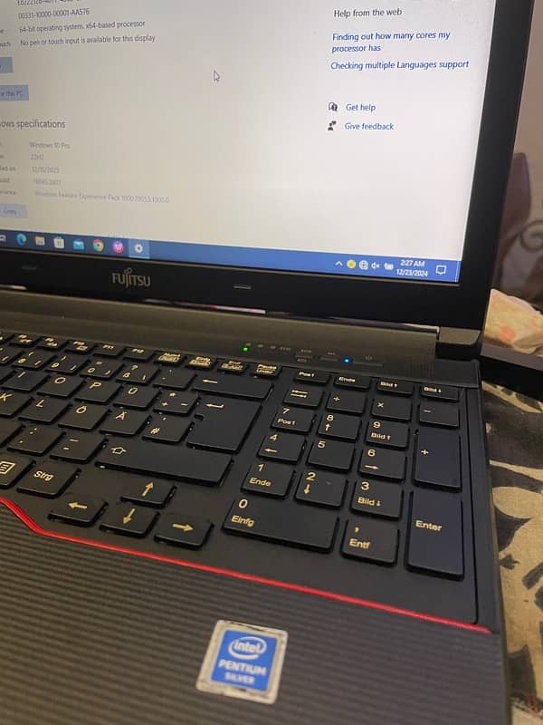 Laptop Fujitsu lifebook E556  GeN6 corei5 RAM 8Gb SSD 128Gb+500Gb HDD 10