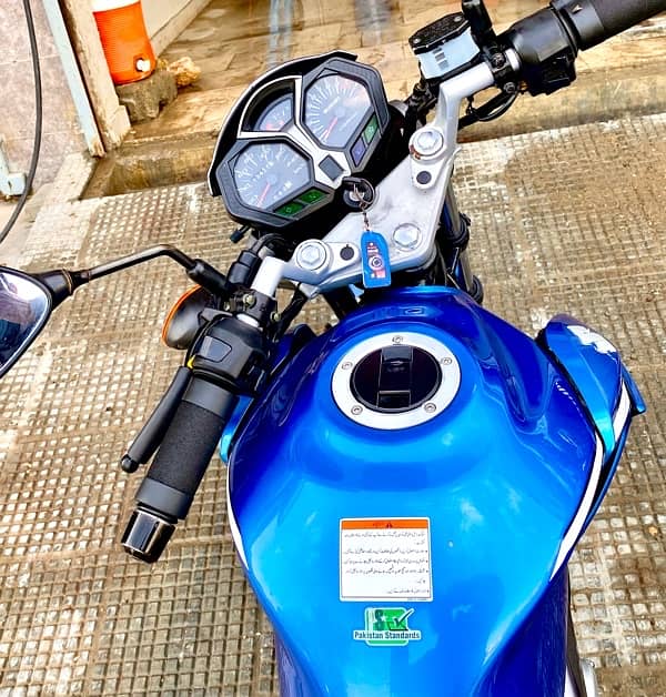 SUZUKI GSX 125 3