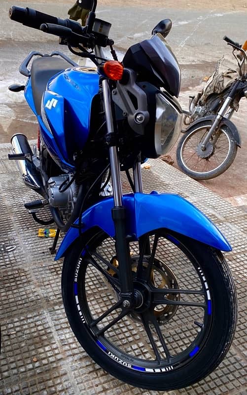 SUZUKI GSX 125 7