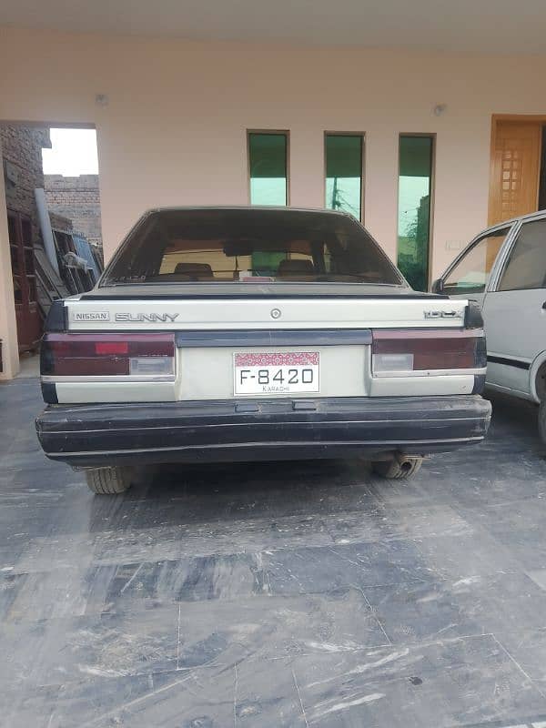 Nissan Sunny 1989 3